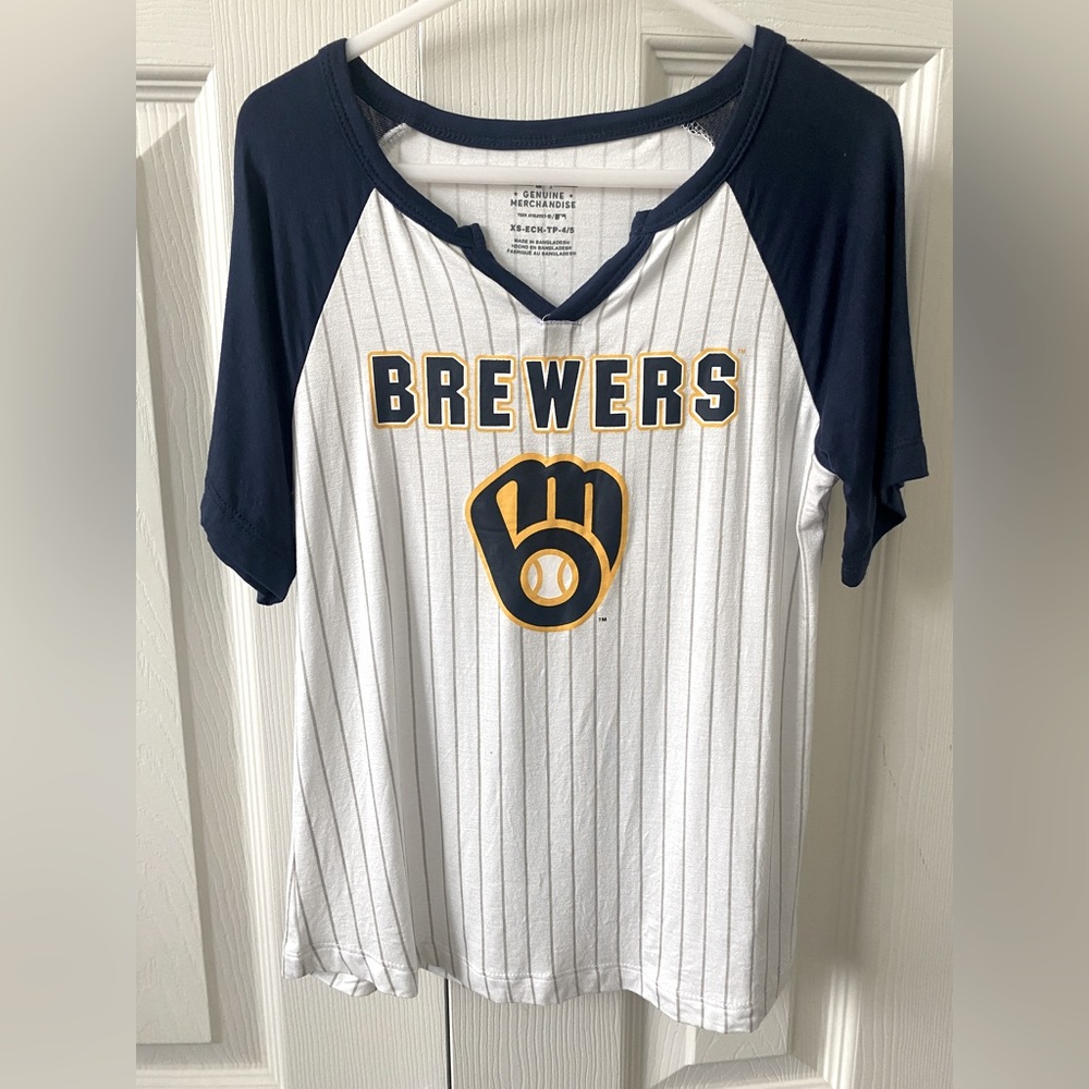NWOT MLB Milwaukee Brewers White Pinstripe Baseball T-Shirt